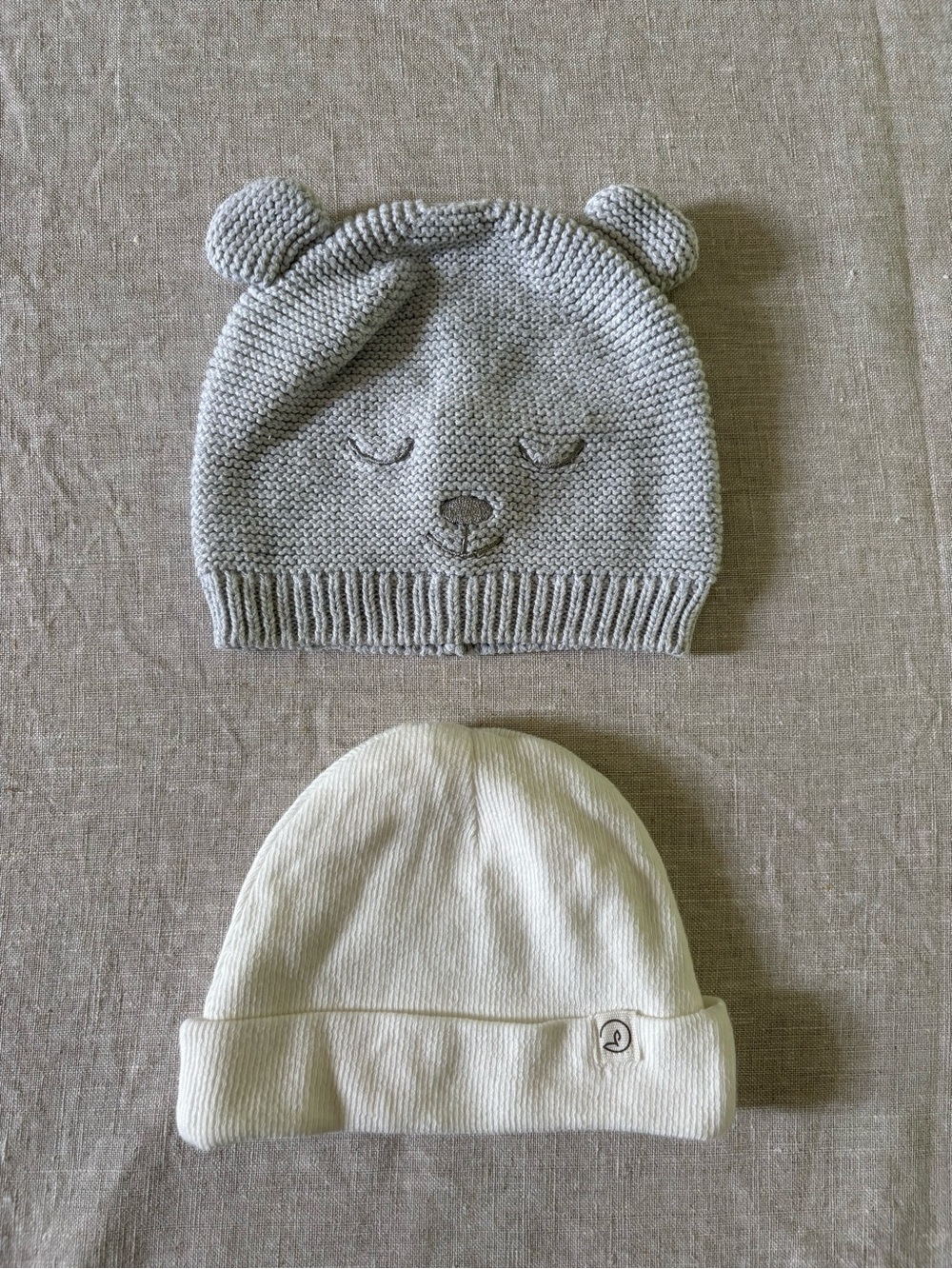 🌸🚙 Baby Knit Bear Beanie & Cream Ribbed Hat Set - Kids Accessories